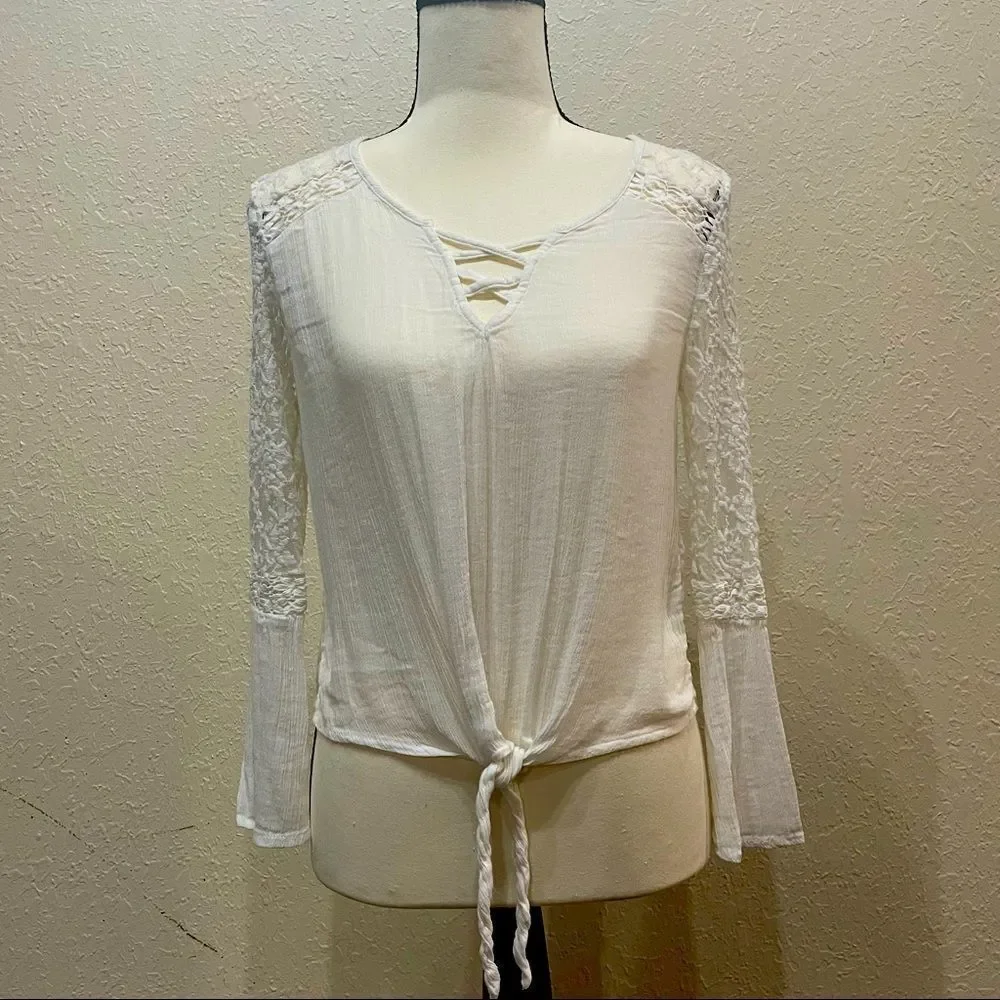 Long sleeve blouse with lace detail